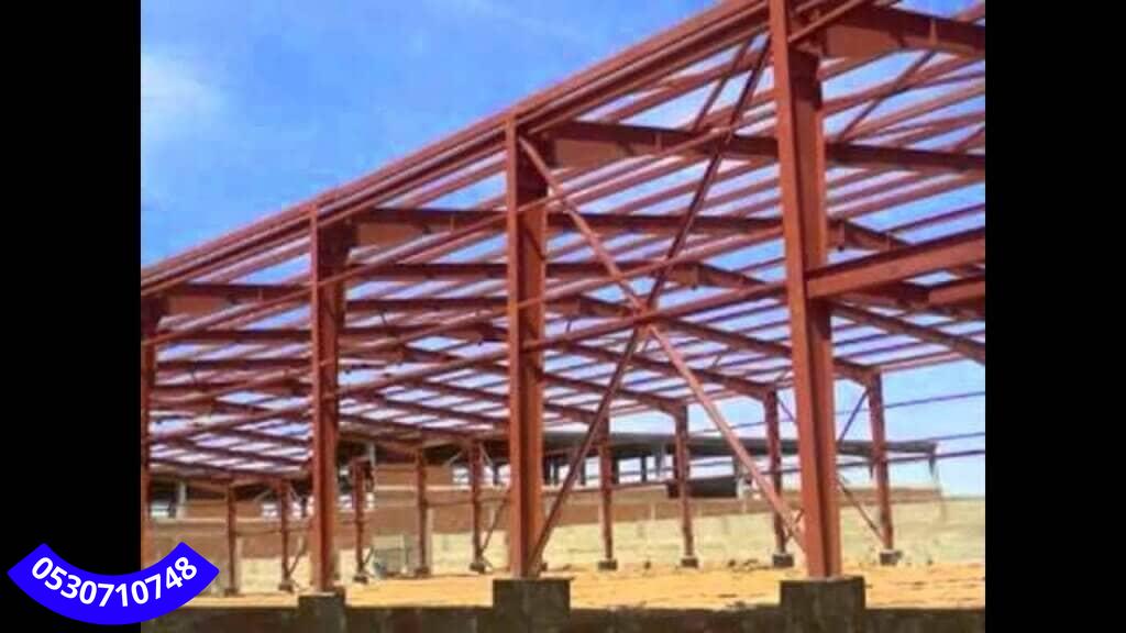 تنفيذ مباني تخزين صلبة تعتمد على هيكل معدني وساندوتش بانل