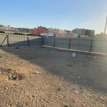 ساتر وحماية للأراضي: تسوير الأراضي بسواتر جدة